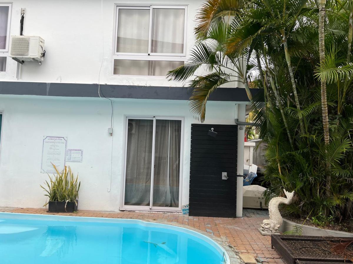Oceanpride Complex Apartment Flic en Flac Exterior photo